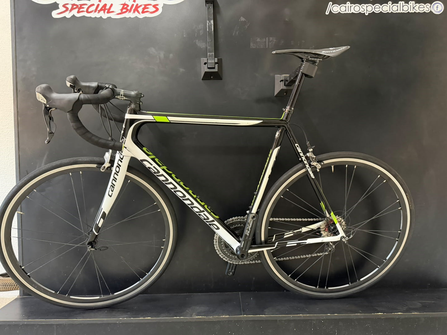 Bicicleta Cannondale Supersix Evo c/ medidor de potência