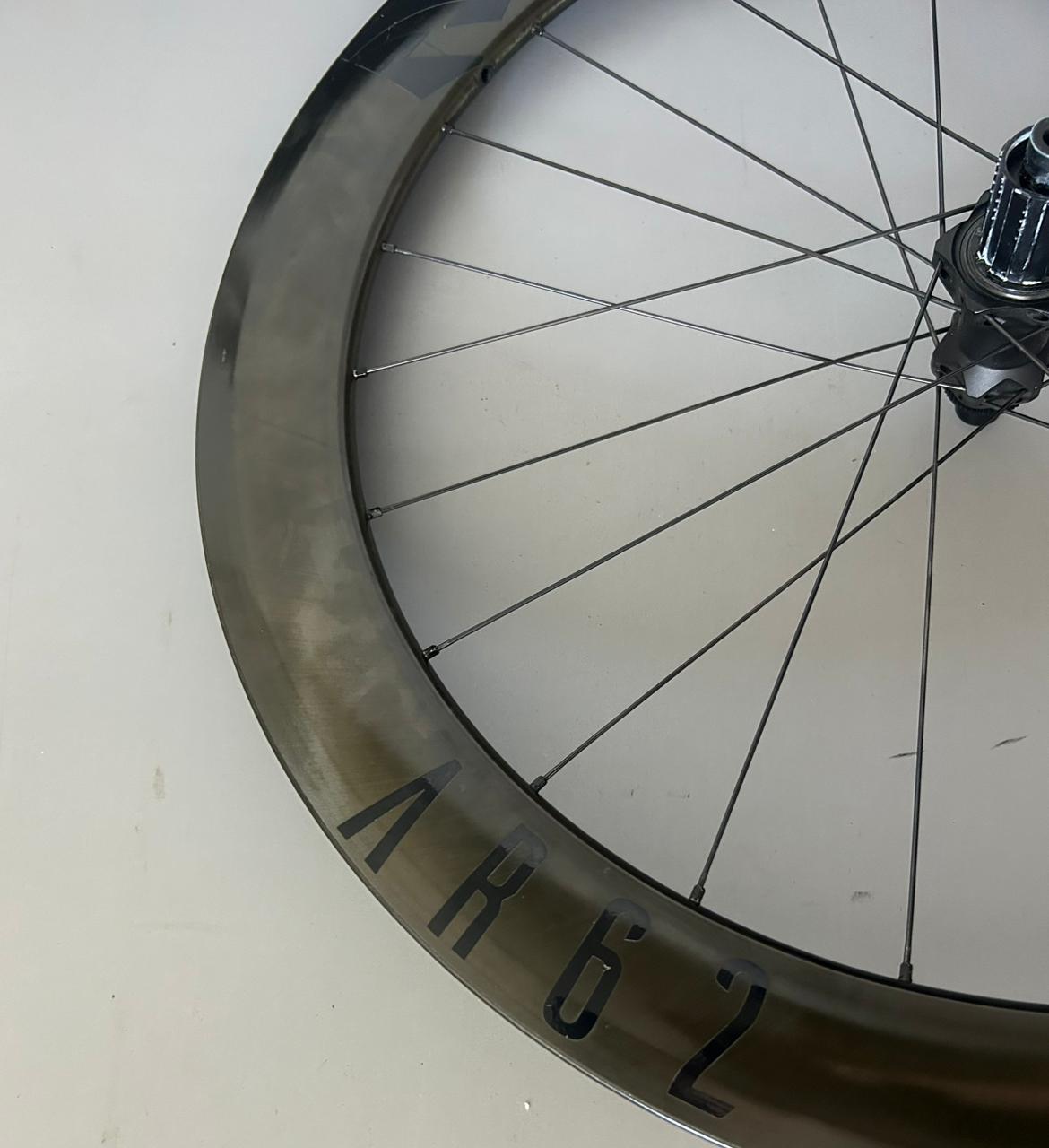 Par de rodas Reynolds AR 60/62 carbono