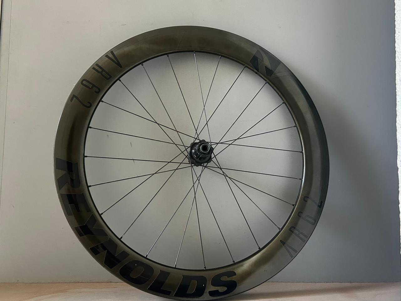 Par de rodas Reynolds AR 60/62 carbono