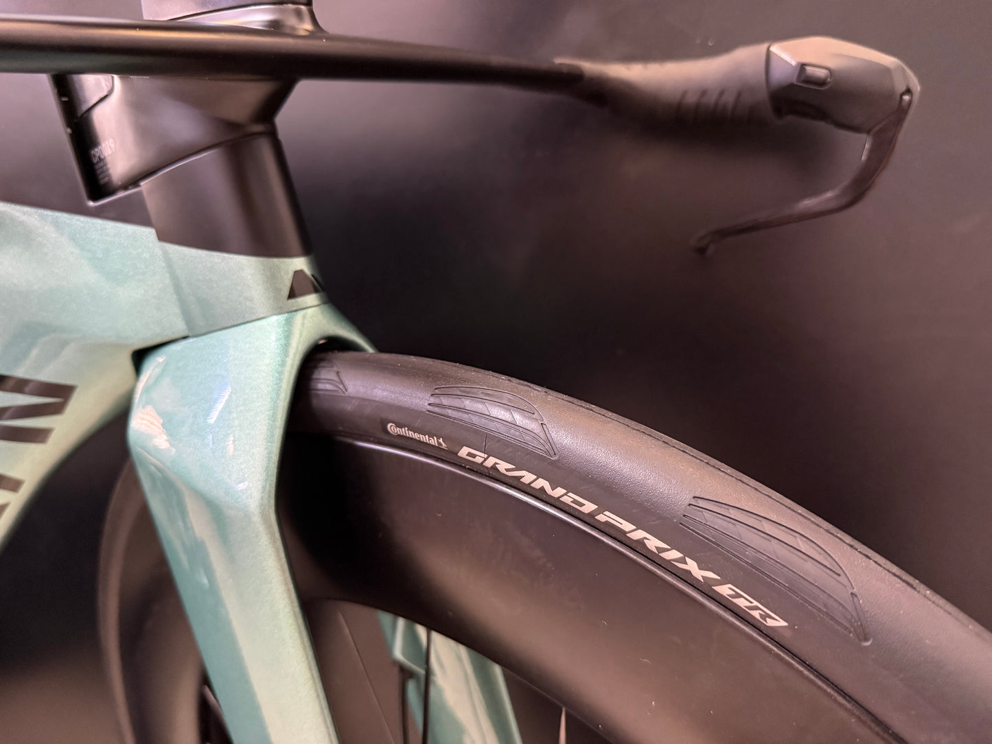 Bicicleta p/ triathlon Canyon Speedmax CFR LTD