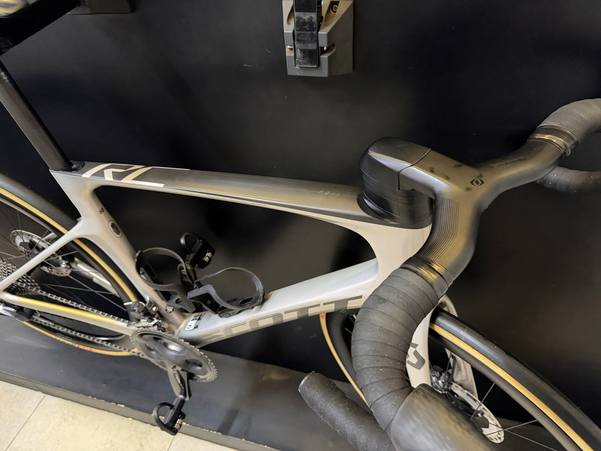 Bicicleta Scott Foil RC 30