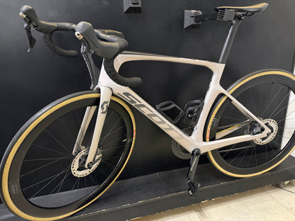 Bicicleta Scott Foil RC 30