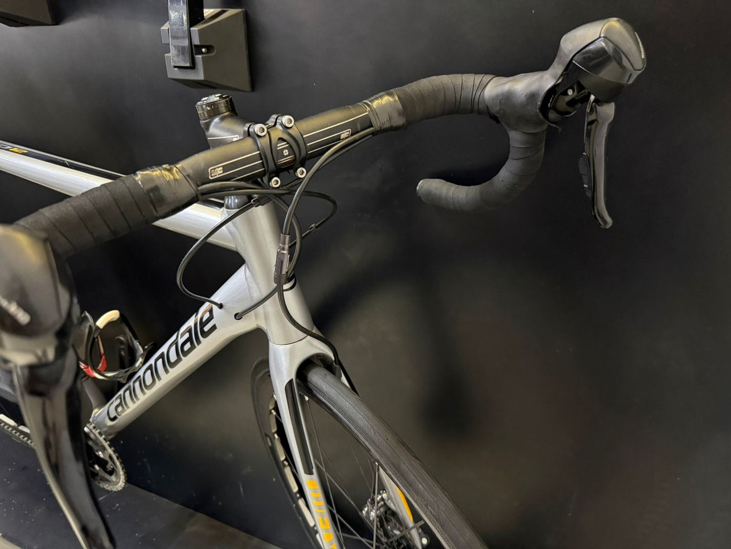 Bicicleta Road Cannondale CAAD12 Disc