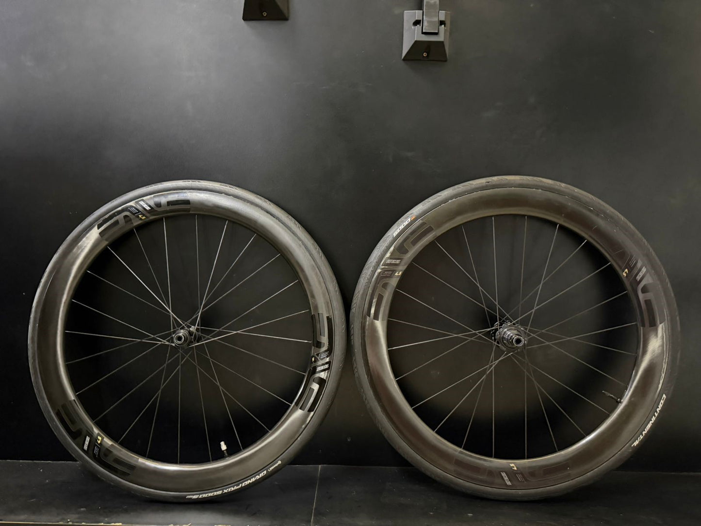 Par de rodas Enve SES Black Edition 2025
