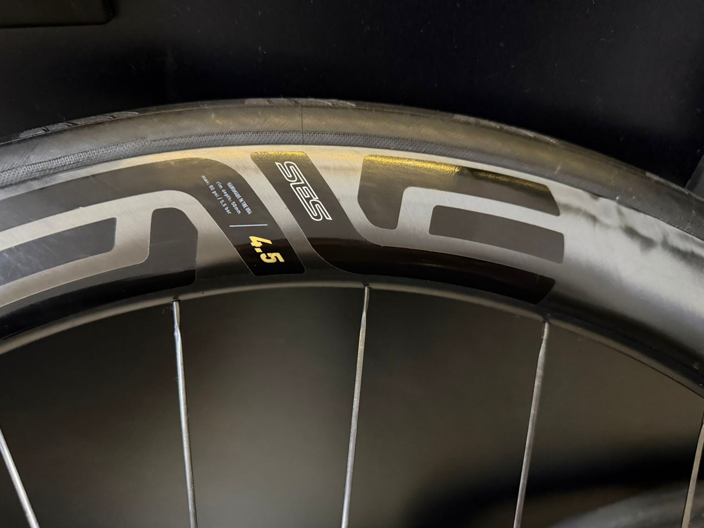 Par de rodas Enve SES Black Edition 2025