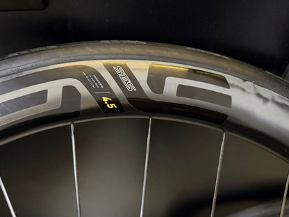 Par de rodas Enve SES Black Edition 2025
