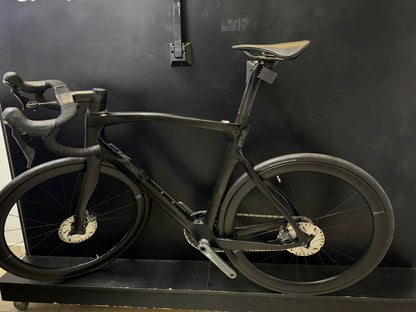 Pinarello Dogma F12 Black 2021 Disc — Seminova