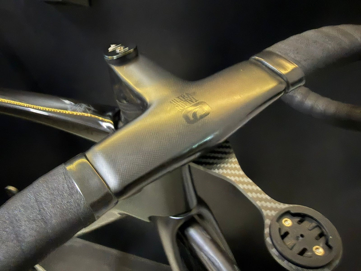 Pinarello Dogma F12 Black 2021 Disc — Seminova