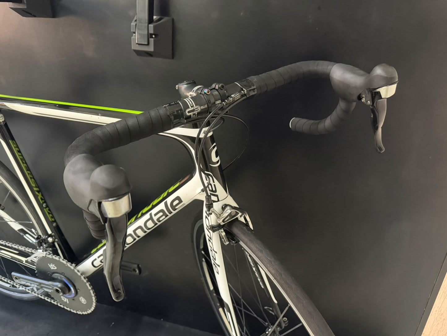 Bicicleta Cannondale Supersix Evo c/ medidor de potência