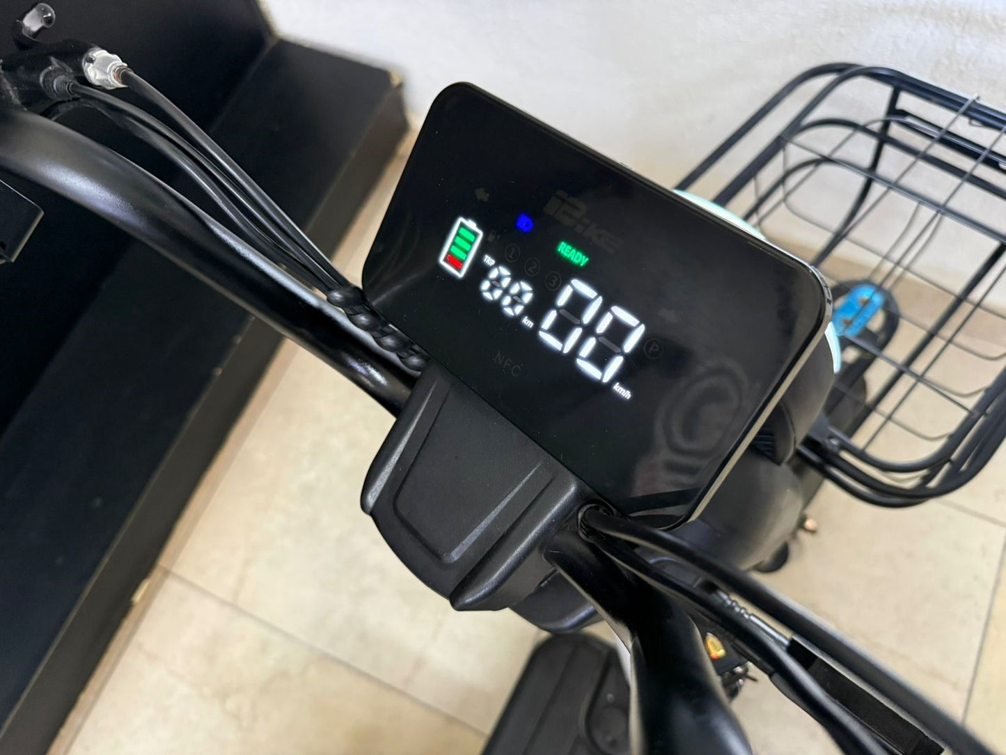 Bike elétrica Scooter com cesto