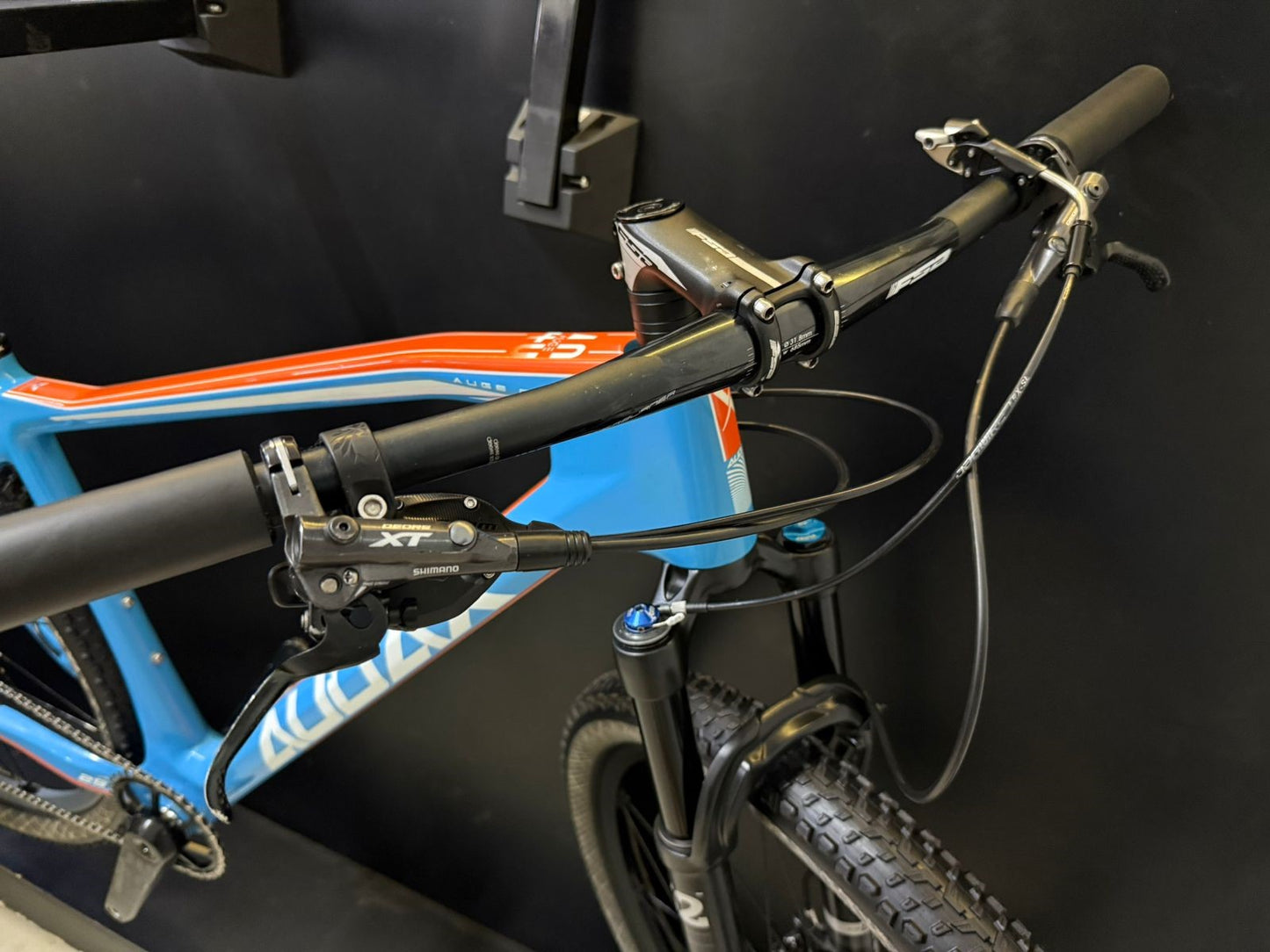Bicicleta MTB audax Auge Carbon 40 imperdível!!!