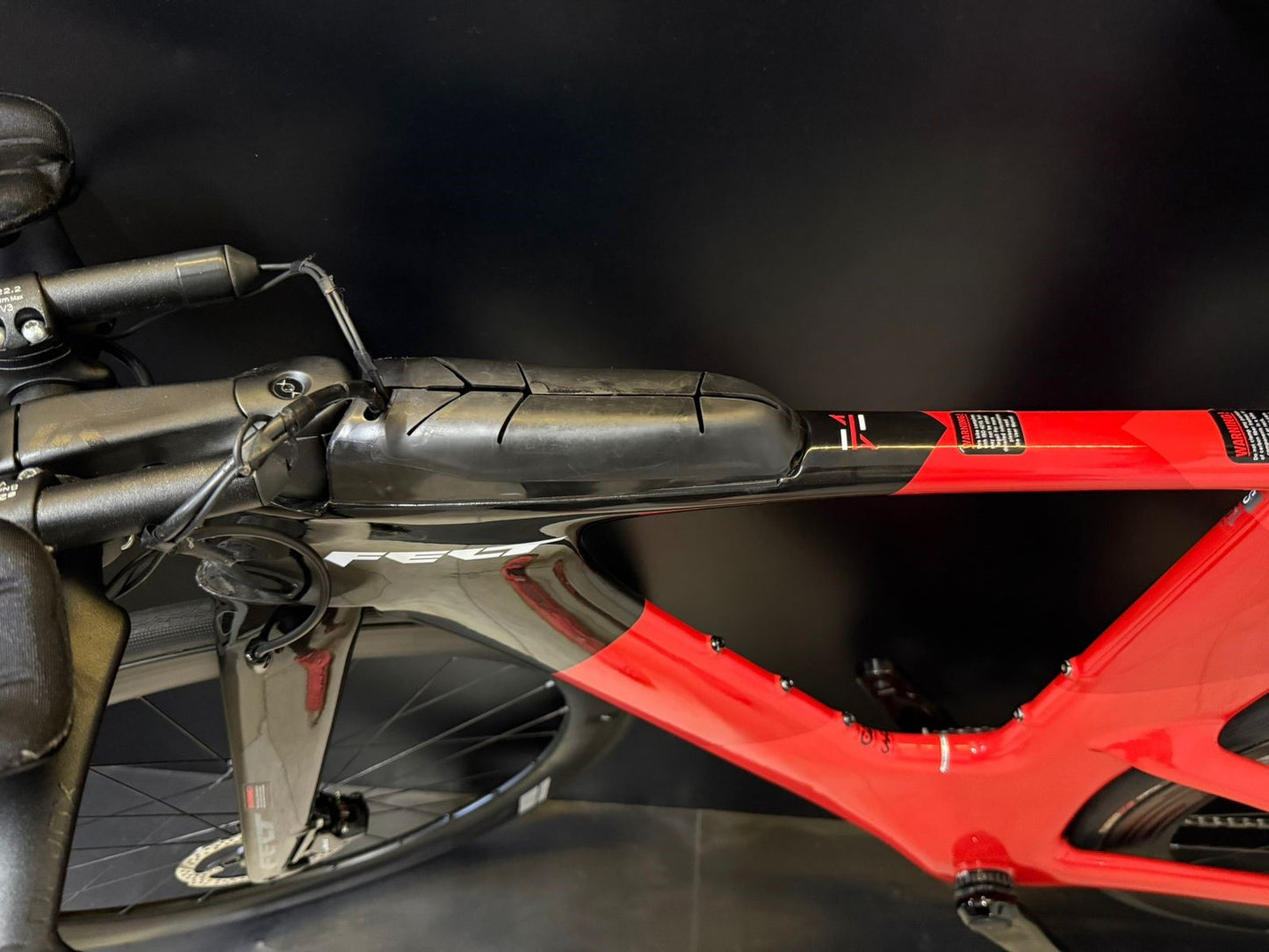 Bicicleta Triathlon Felt IAx Advanced - SRAM Rival AXS - Potenciômetro - 2024