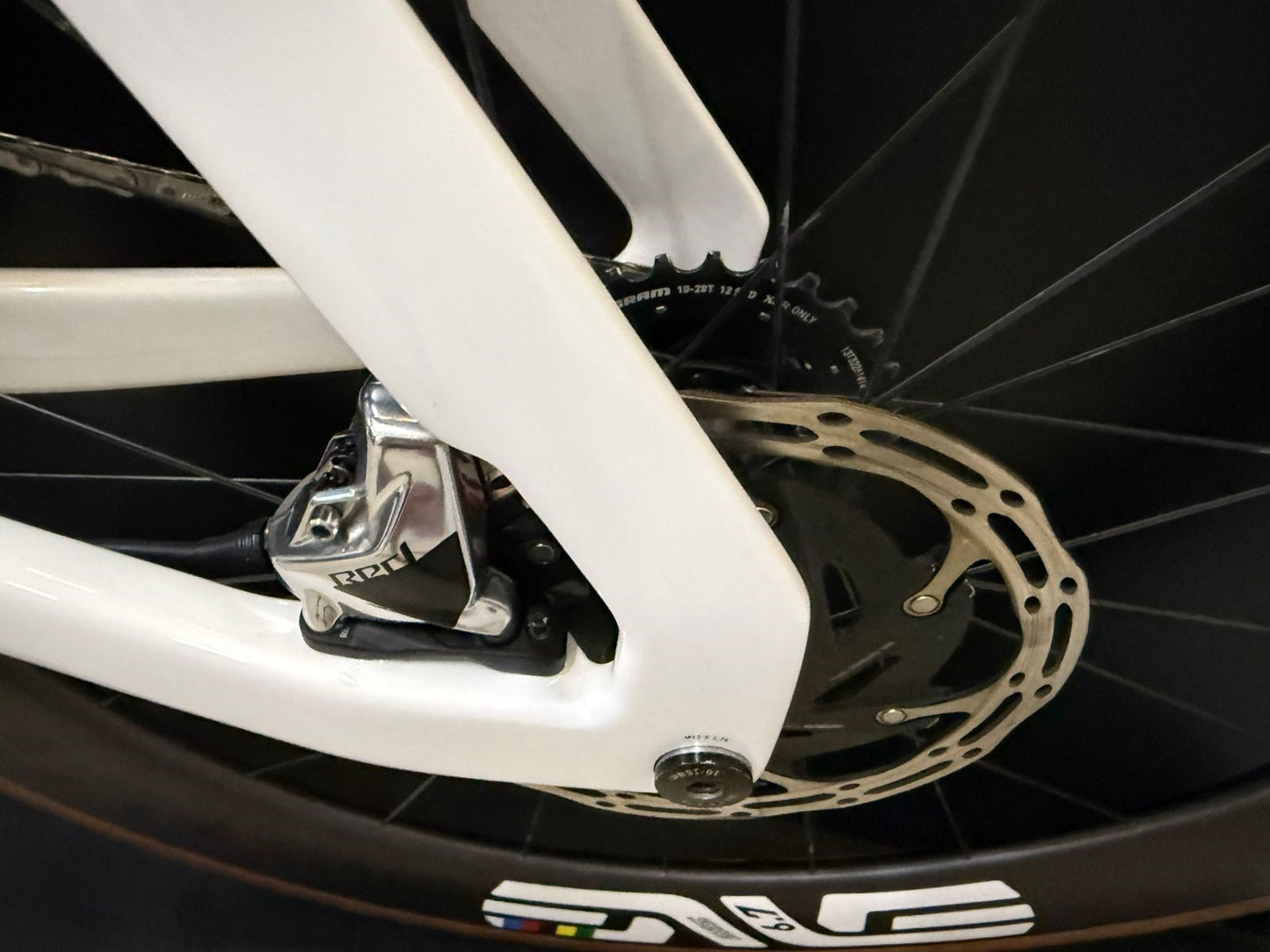 Bicicleta semizera aeroroad Canyon CFR R065