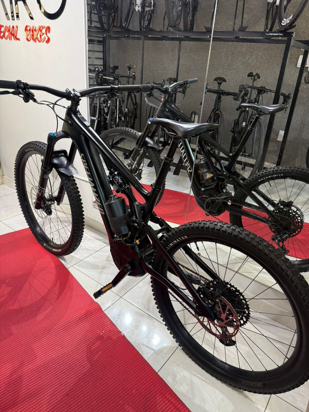 Bicicleta E-bike Specialized Turbo Levo Carbon