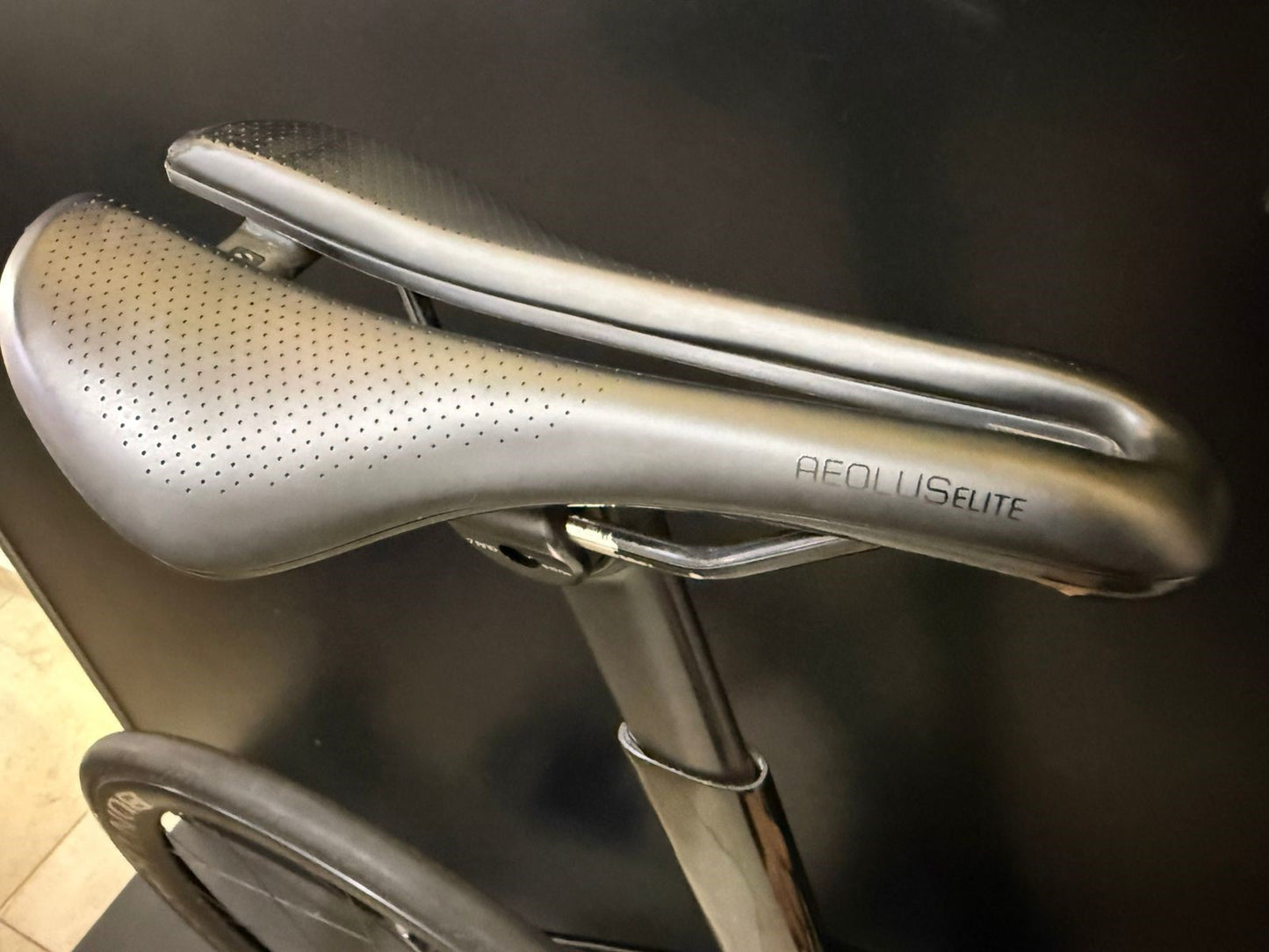 Bicicleta Road Trek Madone SL7 Gen 8 — Dark Star