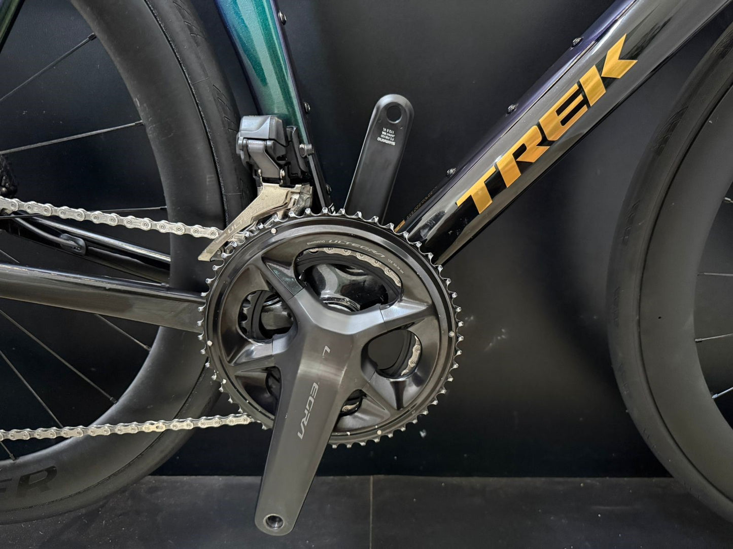 Bicicleta Road Trek Madone SL7 Gen 8 — Dark Star