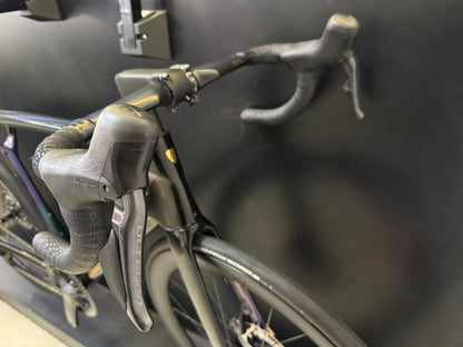 Bicicleta Road Trek Madone SL7 Gen 8 — Dark Star