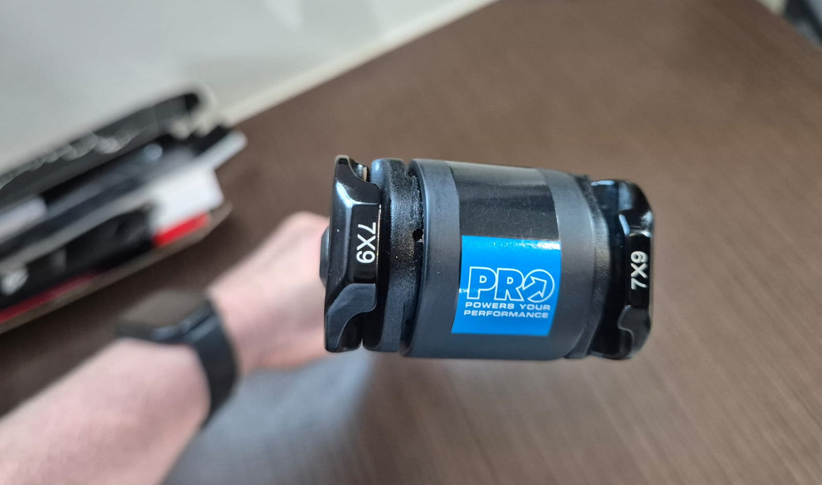 Canote Seminovo Shimano Original Pro Tharsis XC Carbono