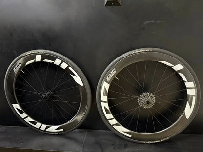 Par de Rodas Zipp 404 Firecrest Disc Tubeless - Hookless - Cubos ZR1 - 58mm