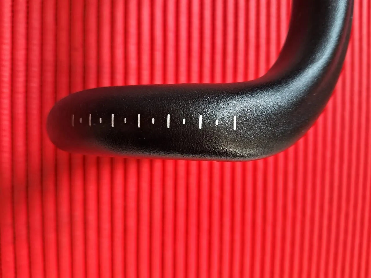 Guidão Road Bontrager Elite IsoZone VR-SF 440mm - Alumínio - Conforto