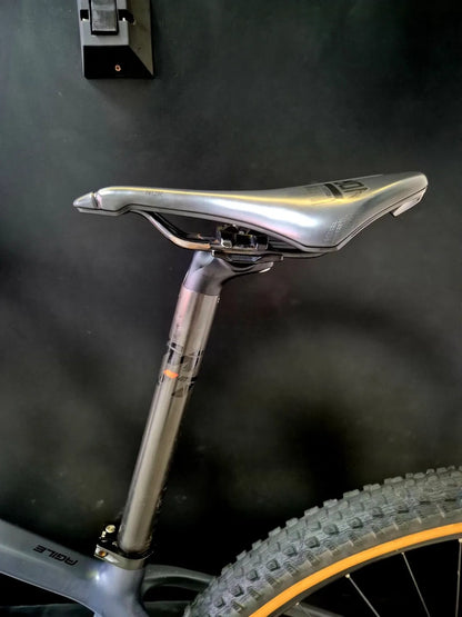 Bicicleta Oggi Squadra Carbono - SRAM XX1 Eagle - Fox Factory Kashima - Tamanho 15,5