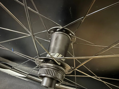 Par de Rodas Zipp 404 Firecrest Disc Tubeless - Hookless - Cubos ZR1 - 58mm