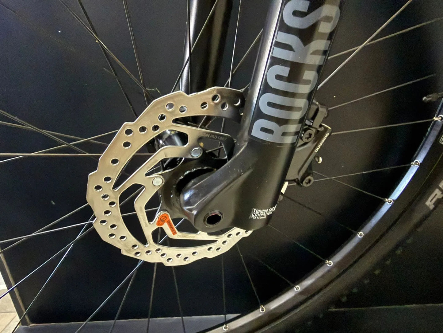 Bicicleta Caloi Elite Carbon Sport - Shimano SLX 12v - 2022