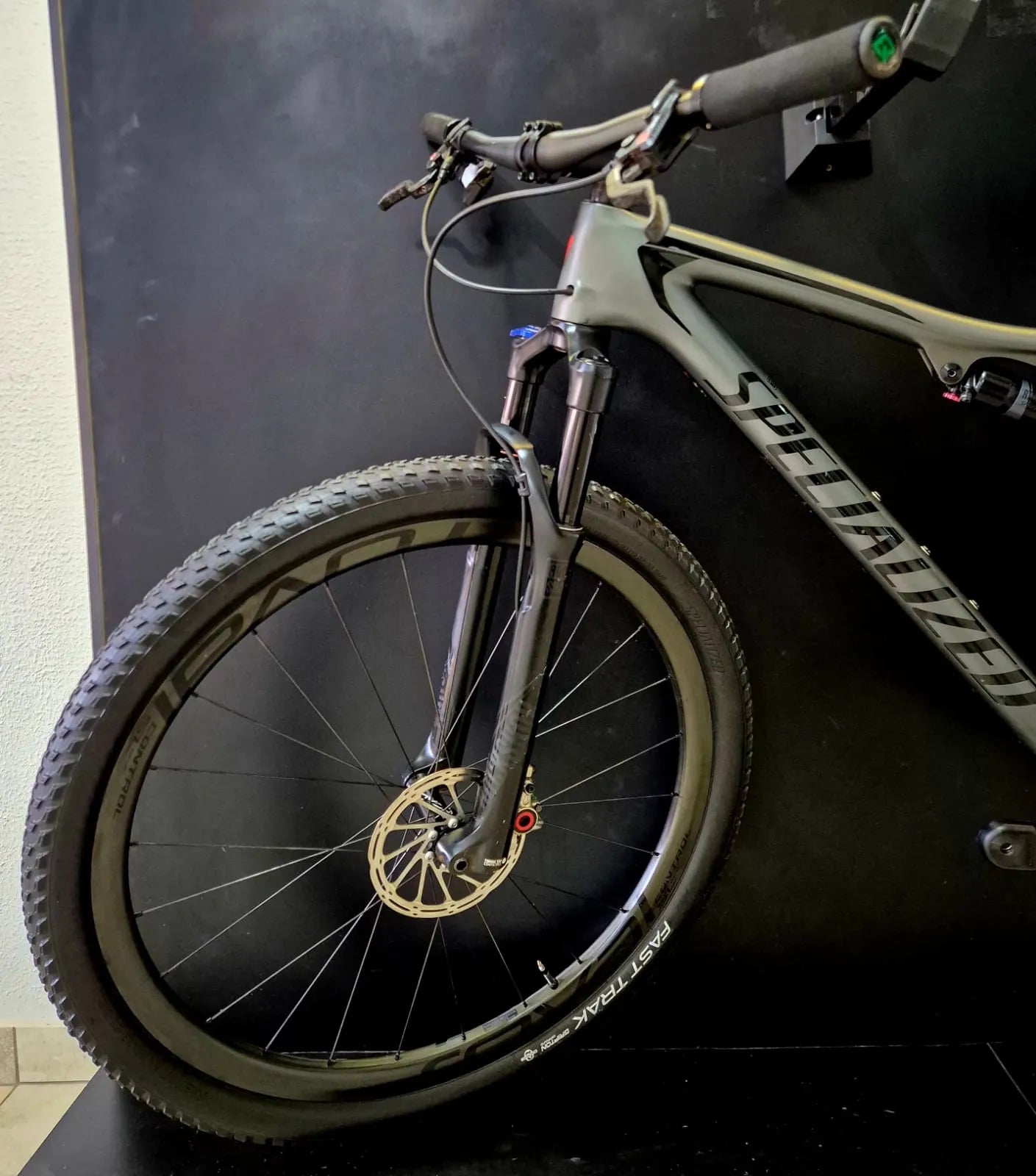 Bicicleta Specialized Epic Carbon - SRAM XX1 AXS - Rodas Roval Control SL - 2017