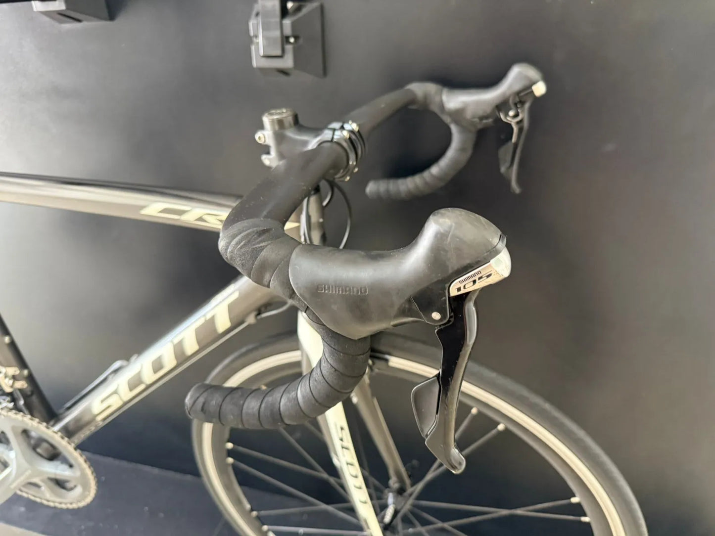Bicicleta Scott CR1 PRO Carbono - Shimano 105/Ultegra - Guidão S-Works - Tamanho 52