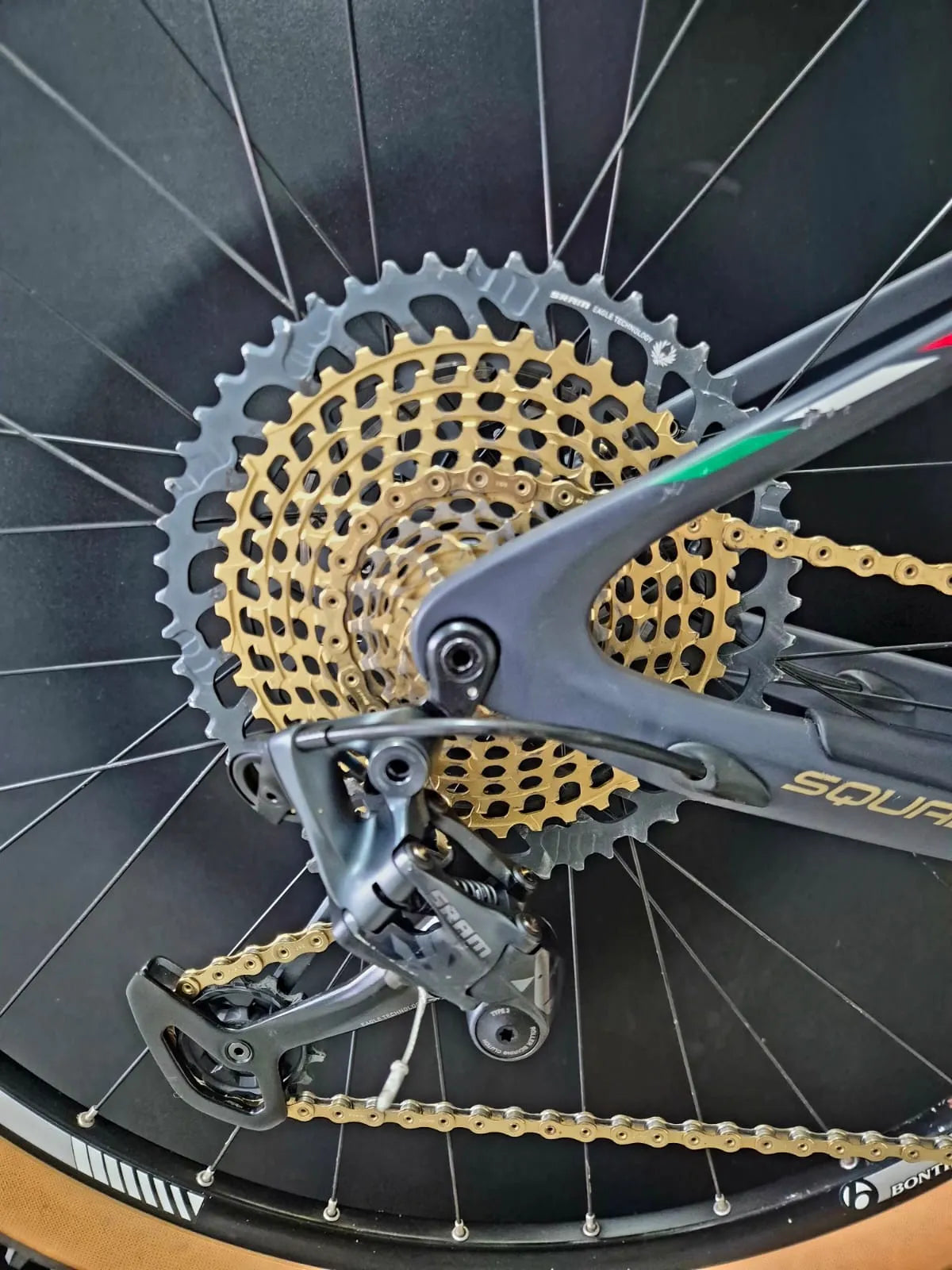 Bicicleta Oggi Squadra Carbono - SRAM XX1 Eagle - Fox Factory Kashima - Tamanho 15,5