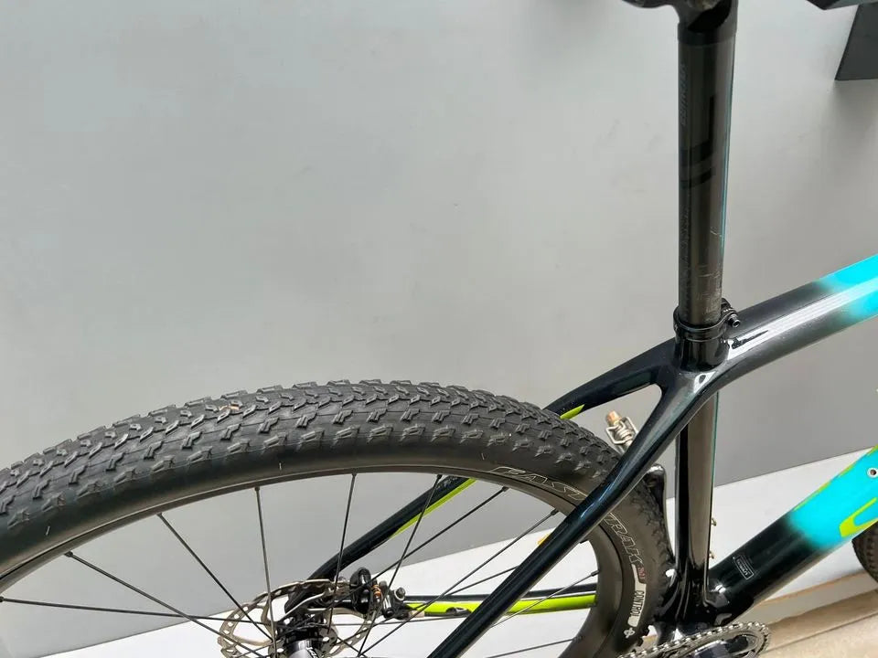 Bicicleta Specialized Epic S-Works Carbono - XTR Di2 Eletrônico 11v - 2018