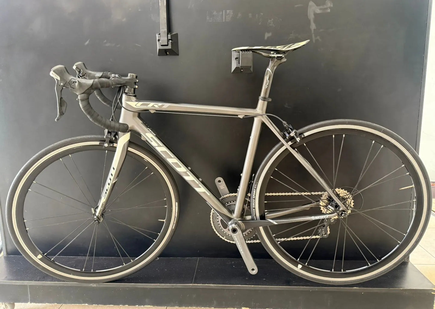 Bicicleta Scott CR1 PRO Carbono - Shimano 105/Ultegra - Guidão S-Works - Tamanho 52