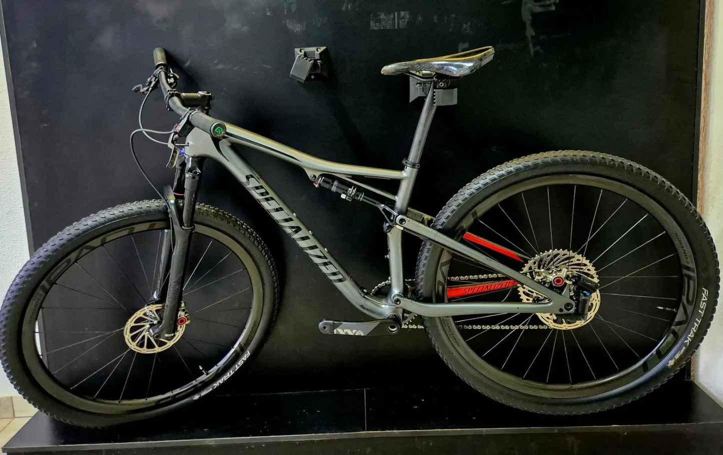Bicicleta Specialized Epic Carbon - SRAM XX1 AXS - Rodas Roval Control SL - 2017